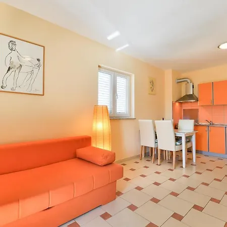 Dakovic Ii Apartamento *
